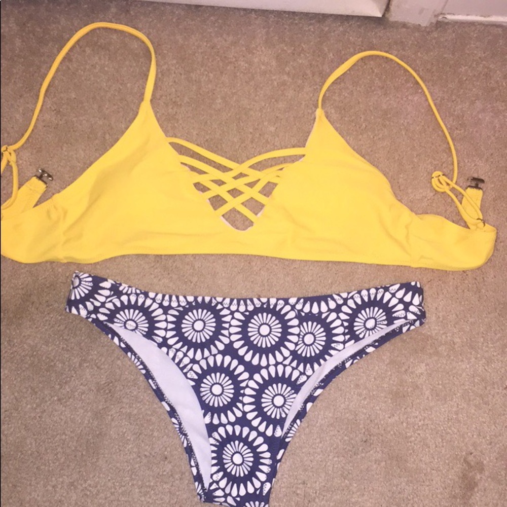 Size medium bikini set